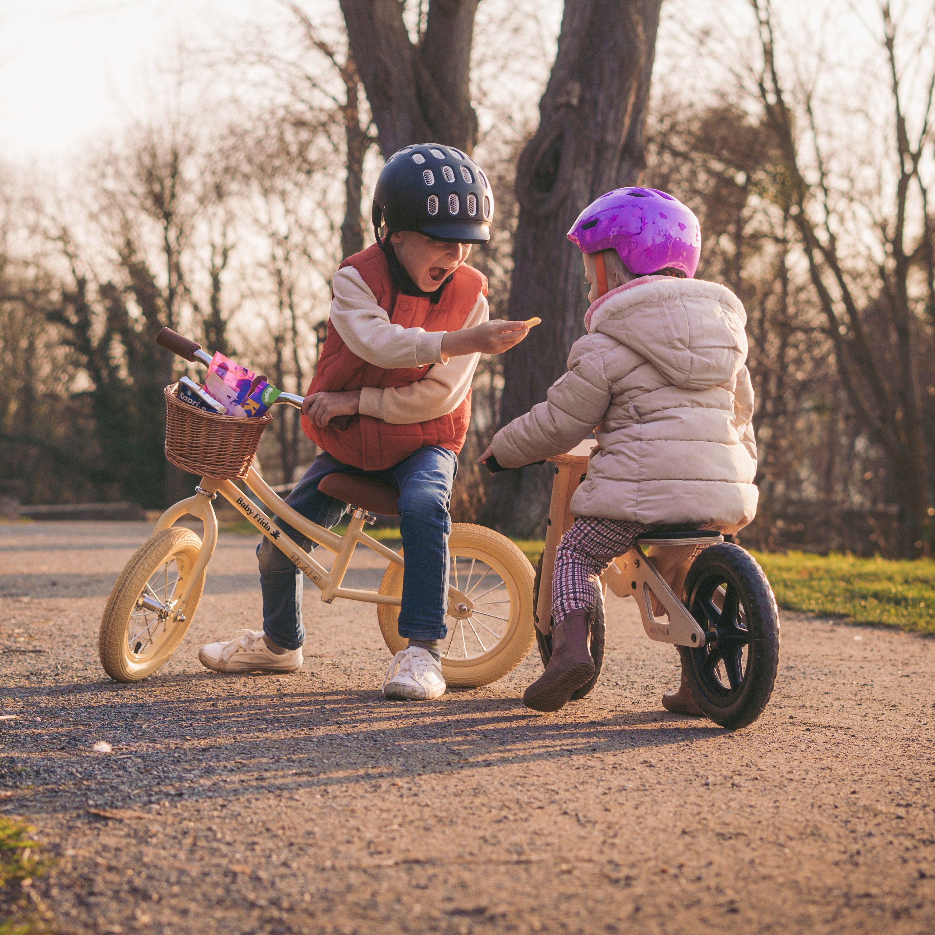 Kinder-Laufrad aus Holz mit Schaumstoffsitz & Griffe