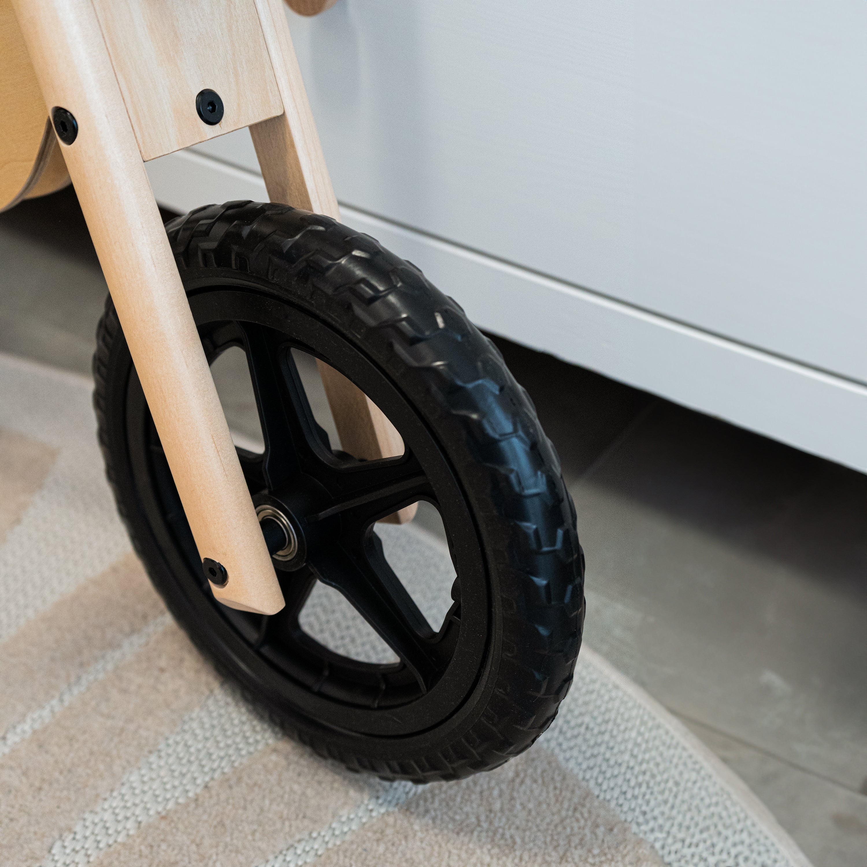 Kinder-Laufrad aus Holz mit Schaumstoffsitz & Griffe